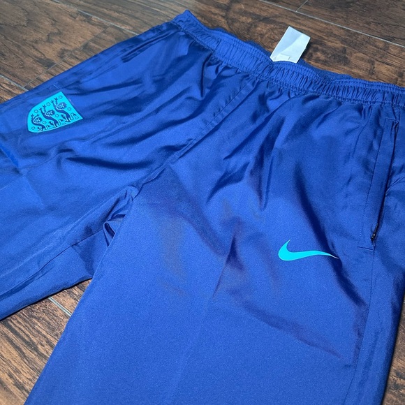 *NWT* Nike England Dri-Fit Strike Woven Tracksuit 2022/2023 - Picture 15 of 16